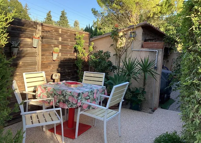 Studio En Provence Avec Piscine