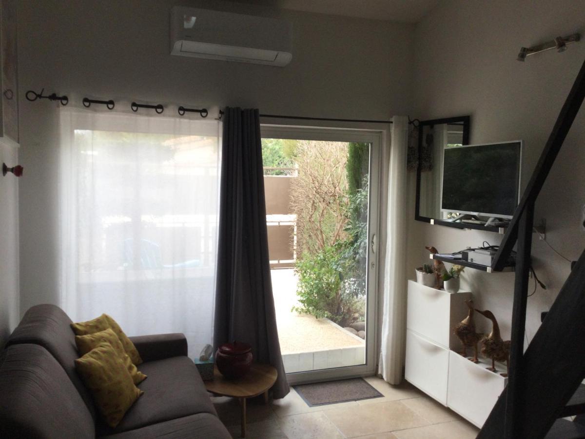 Apartment En Provence Avec Piscine Graveson
